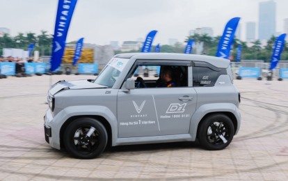 VinFast VF 3 gây sốt với màn 'đốt lốp' khét lẹt: Khi xe điện cũng có thể drift như xe đua